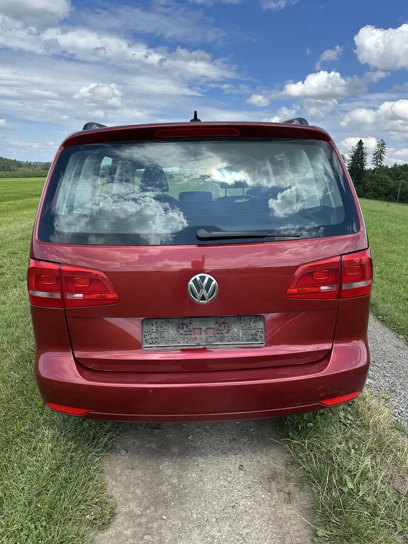 Volkswagen Touran 1,6 TDI Trendline AHK Panoramadach 8-fach bereift Rot - 2