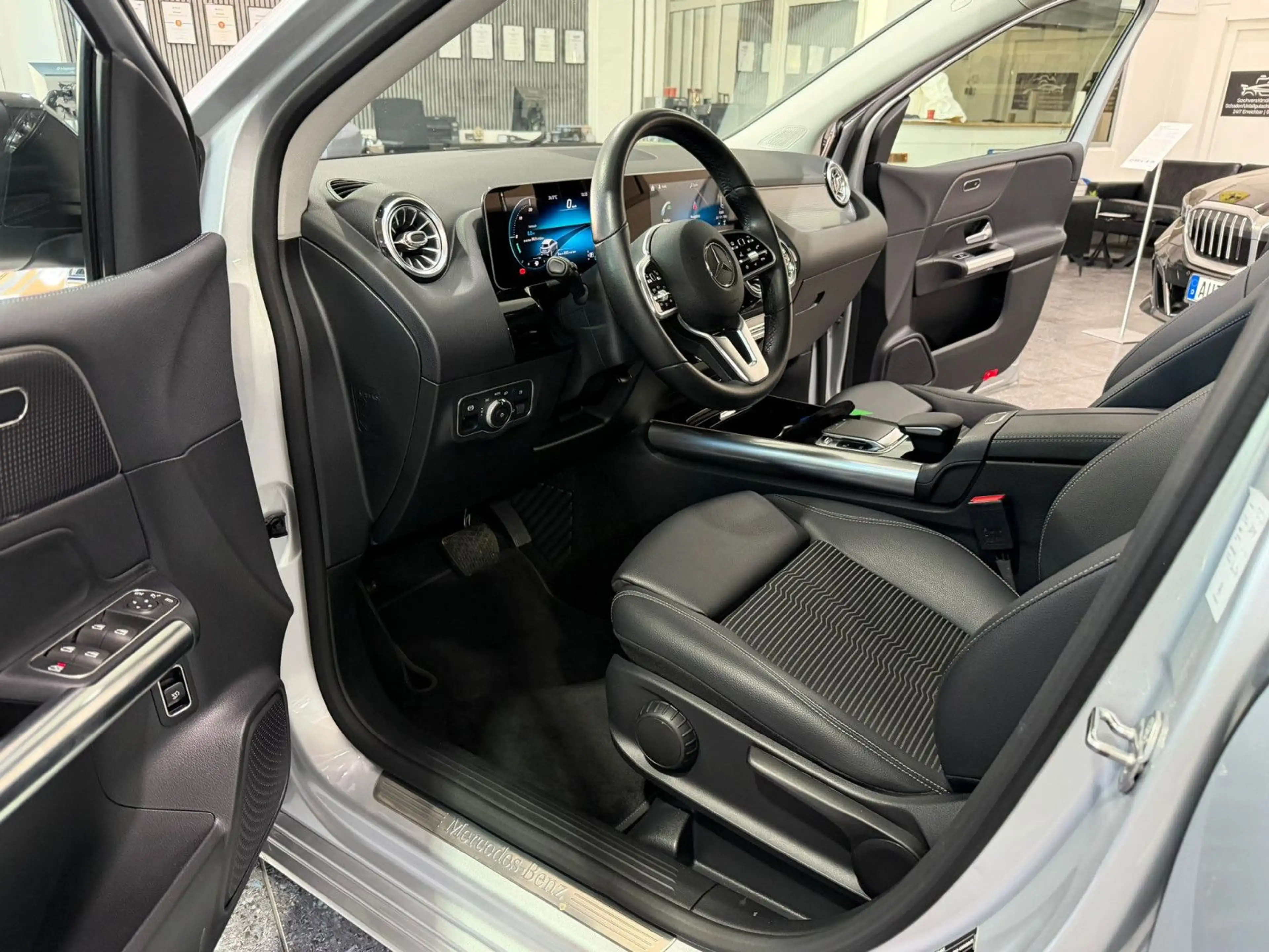 Mercedes-Benz B 220 4-Matic*Keyless*M-BUX*Night*Progressiv*AHK — photo 11