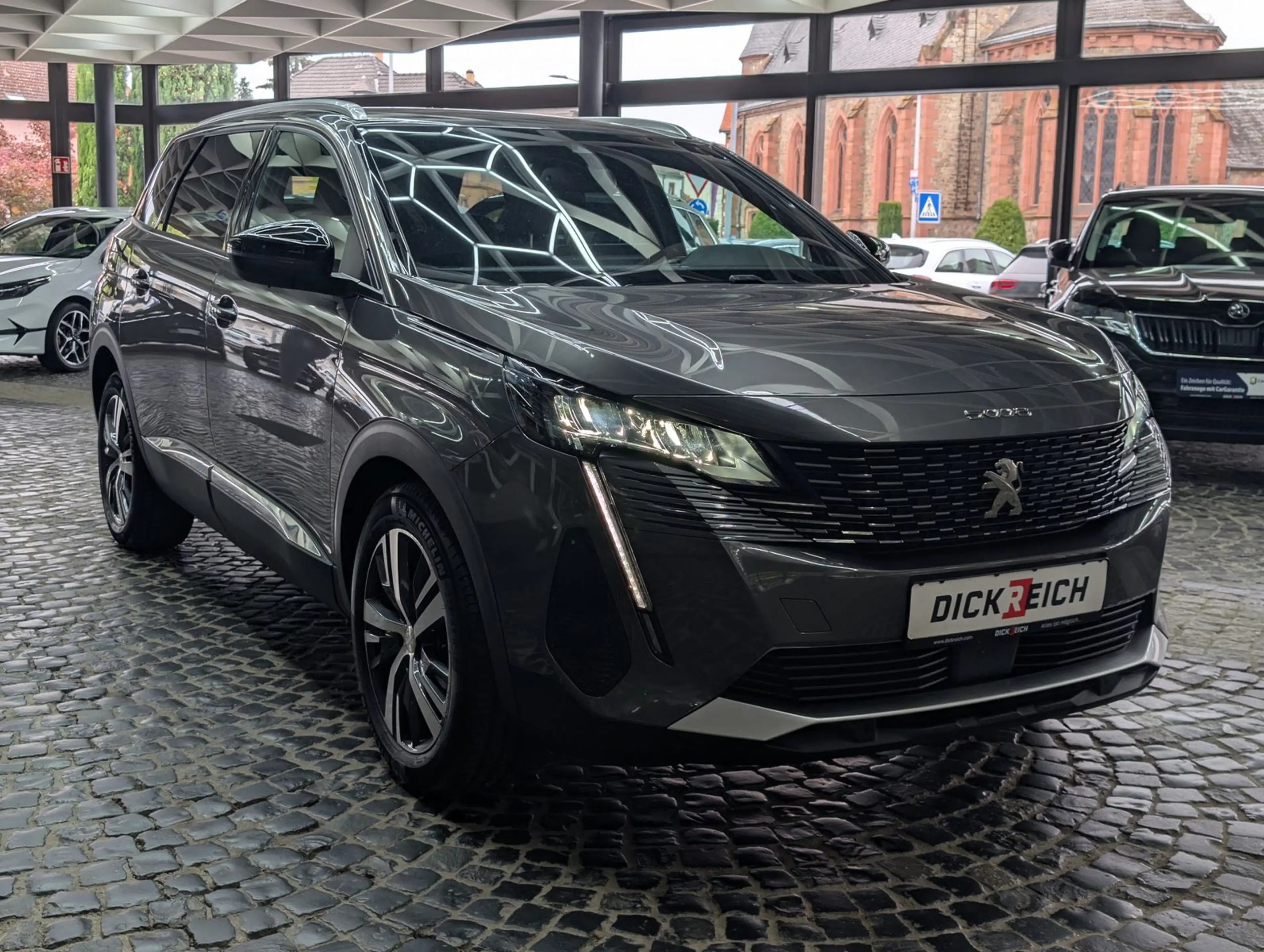Peugeot 5008 Allure Pack ACC 180° LED Leder 7-Sitz AHK — photo 2