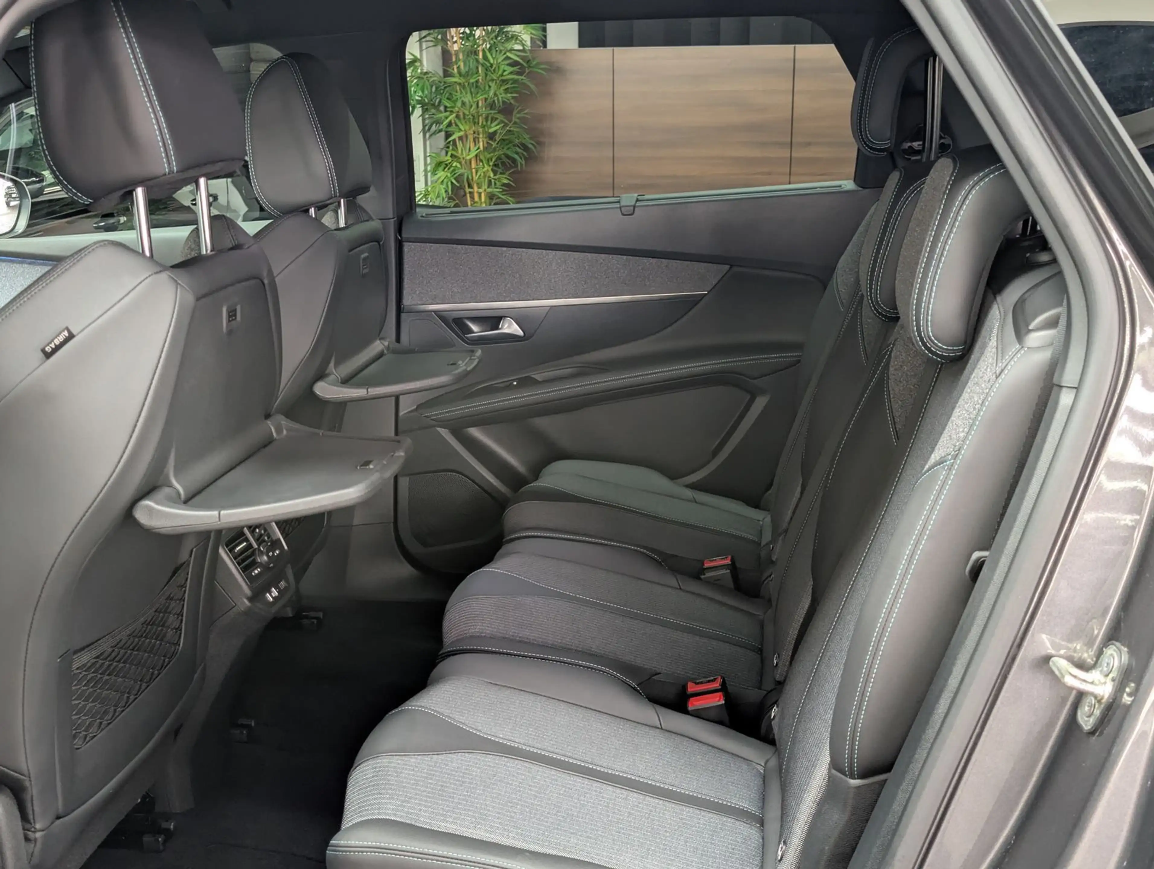 Peugeot 5008 Allure Pack ACC 180° LED Leder 7-Sitz AHK — photo 15