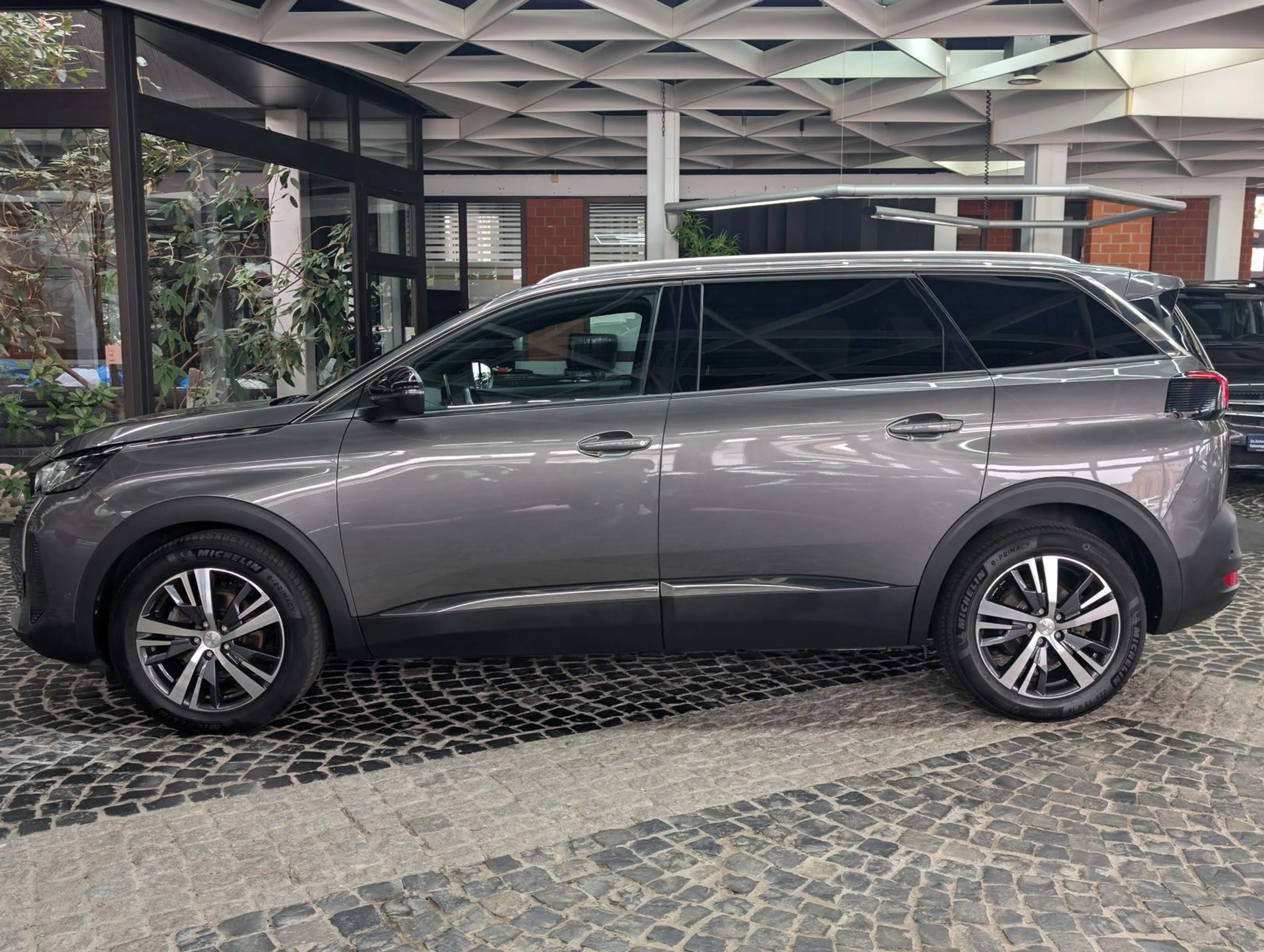 Peugeot 5008 Allure Pack ACC 180° LED Leder 7-Sitz AHK — photo 5