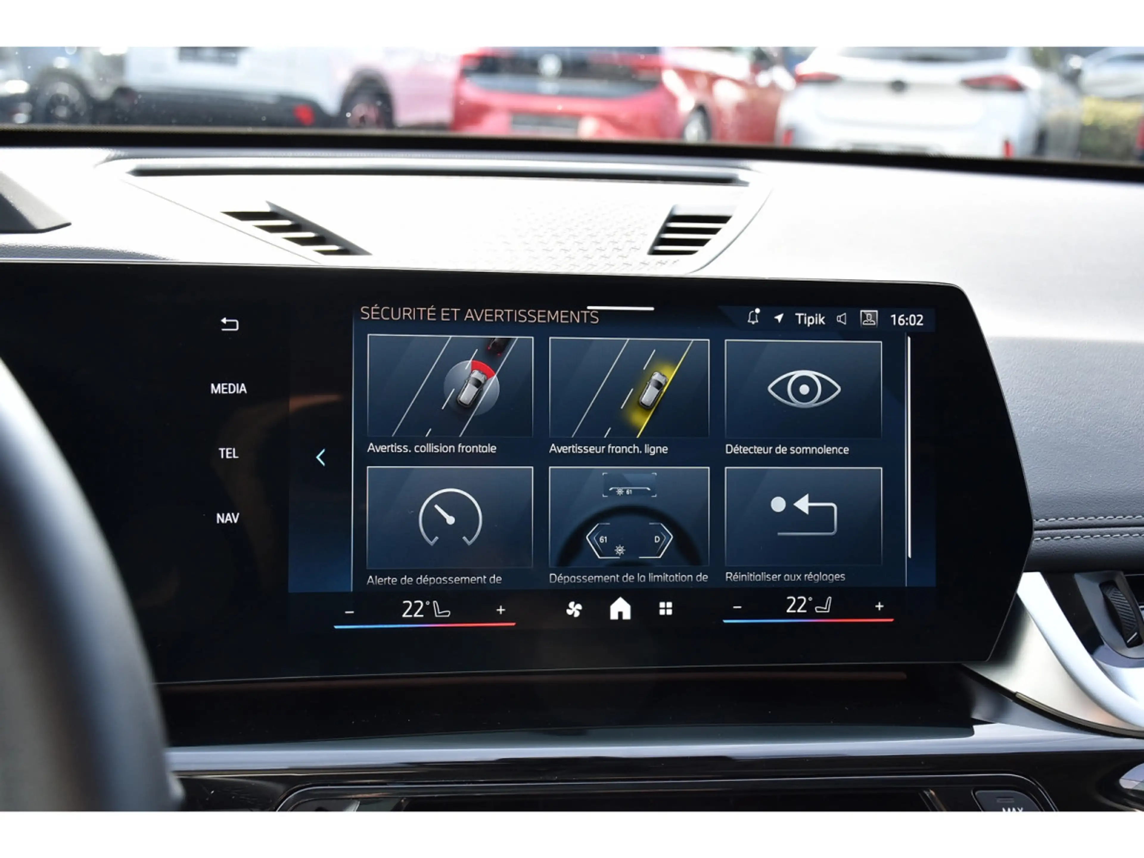 BMW iX1 eDrive20 xLine PANO CUIR MEMO ACC CAM360 HUD 1° M. — photo 13
