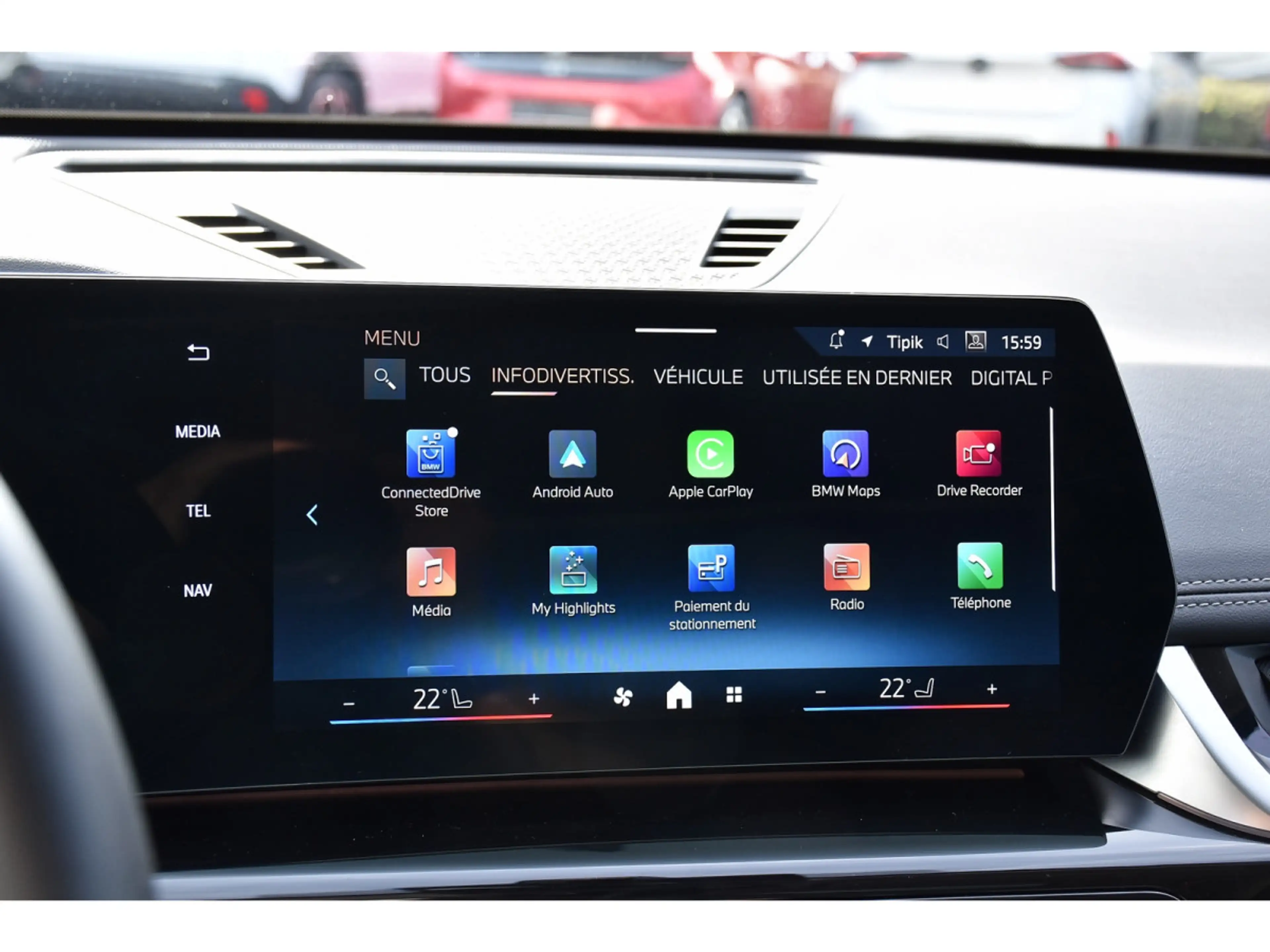 BMW iX1 eDrive20 xLine PANO CUIR MEMO ACC CAM360 HUD 1° M. — photo 12