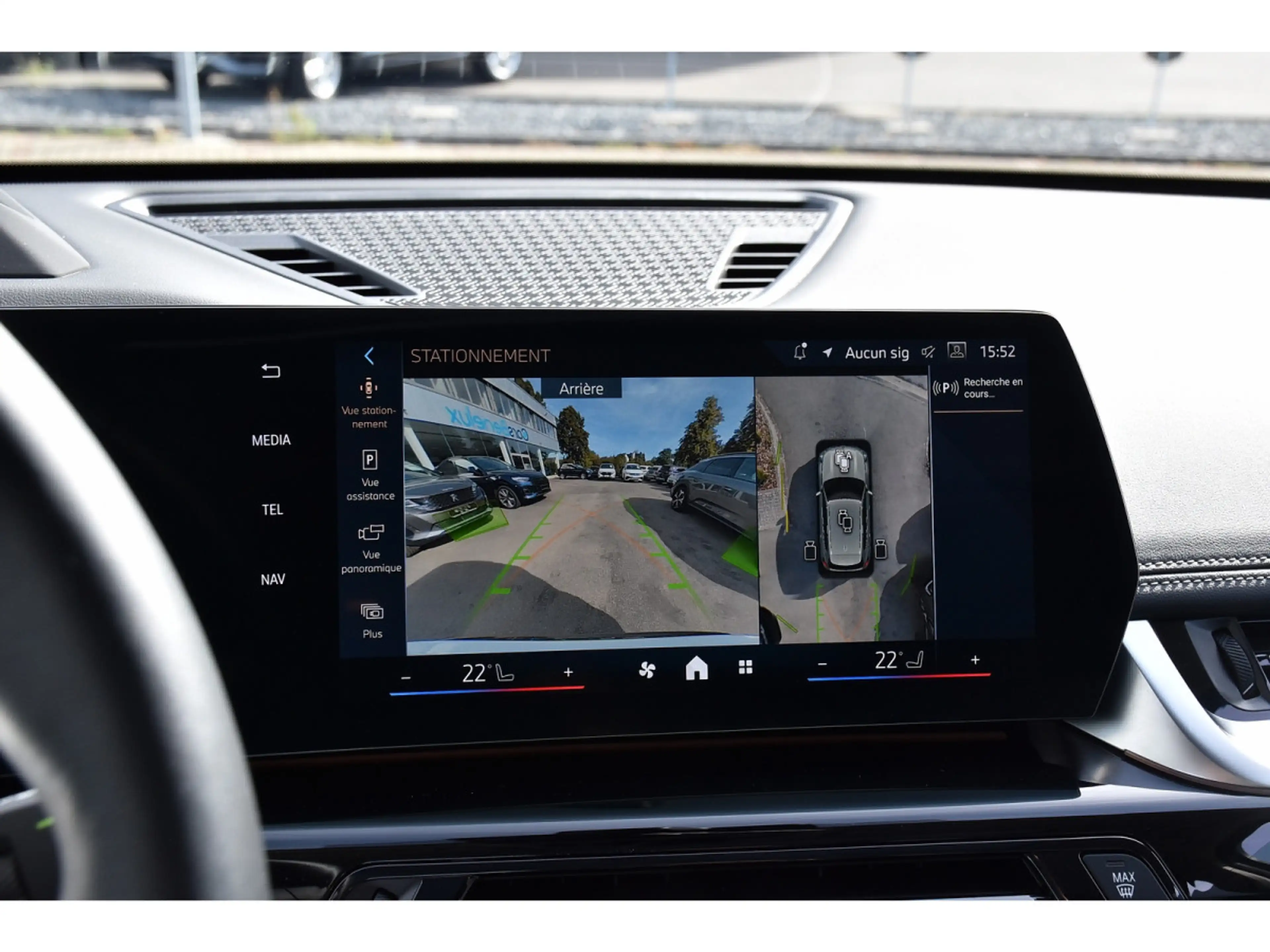 BMW iX1 eDrive20 xLine PANO CUIR MEMO ACC CAM360 HUD 1° M. — photo 15
