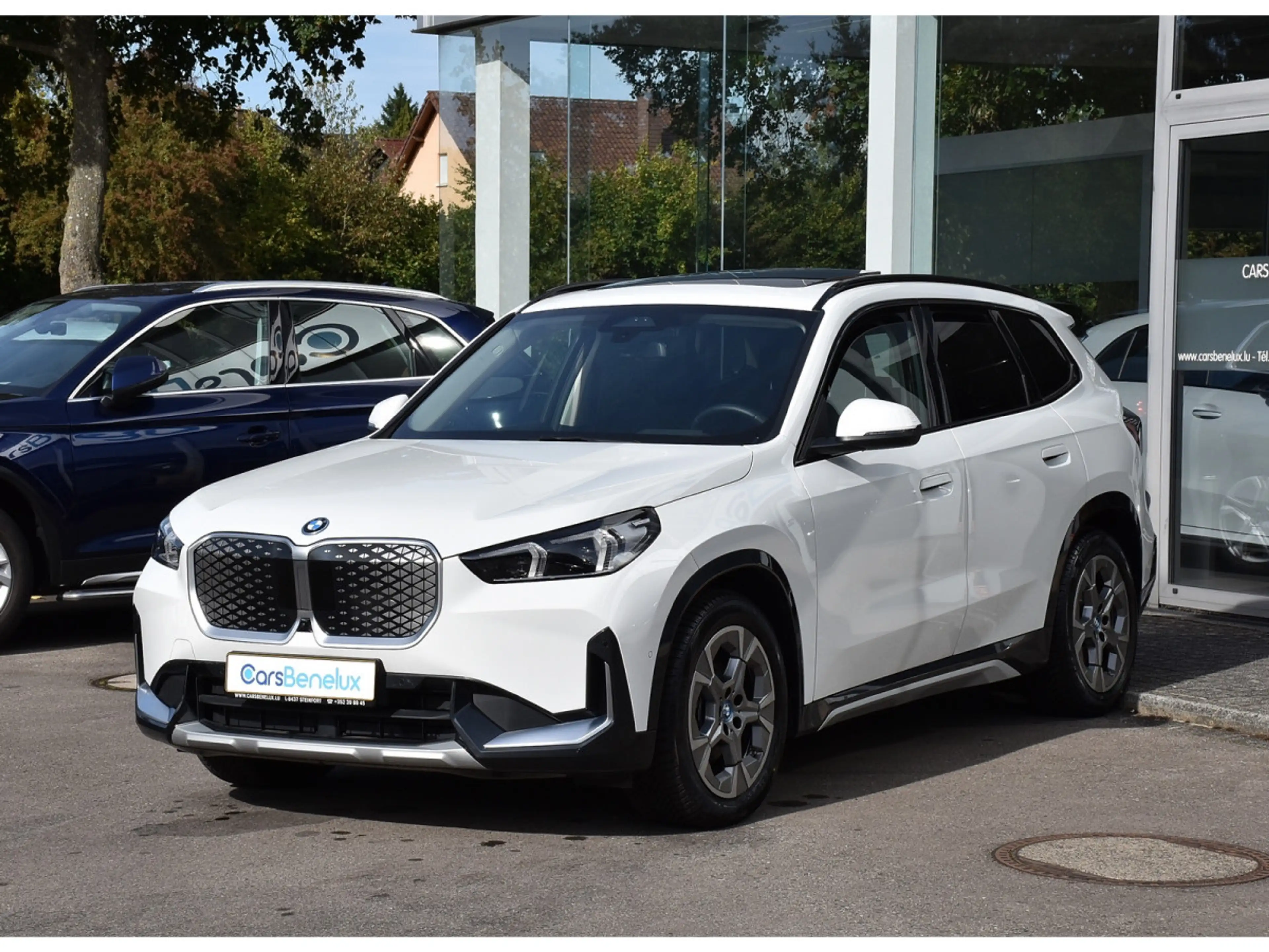 BMW iX1 eDrive20 xLine PANO CUIR MEMO ACC CAM360 HUD 1° M. — photo 2