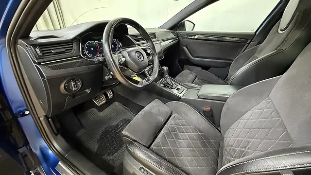 Skoda Superb view 7