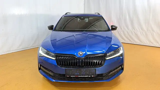 Skoda Superb view 2