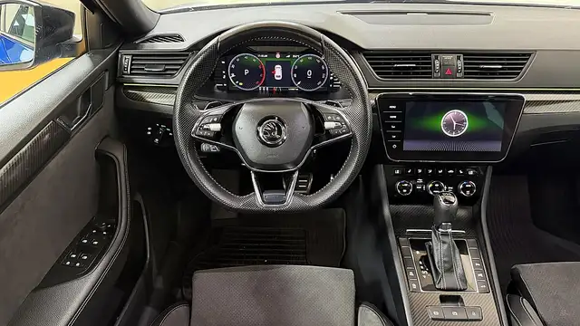 Skoda Superb view 12