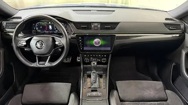 Skoda Superb view 11