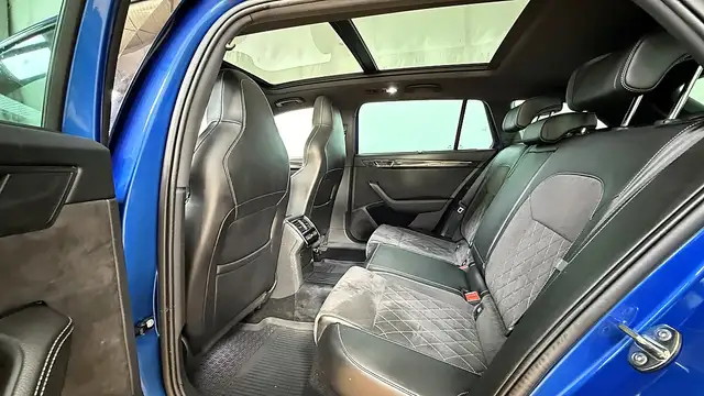 Skoda Superb view 8