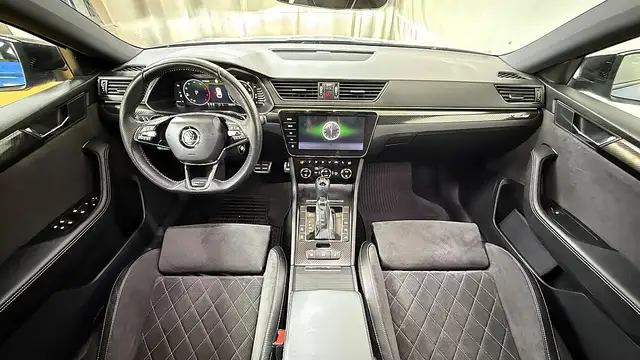 Skoda Superb view 10