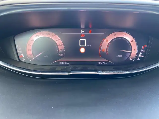 Peugeot 5008 view 6