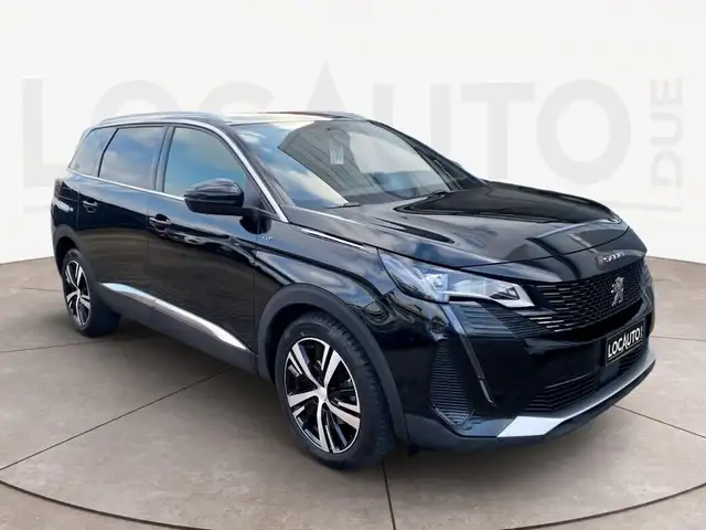 Peugeot 5008 view 3