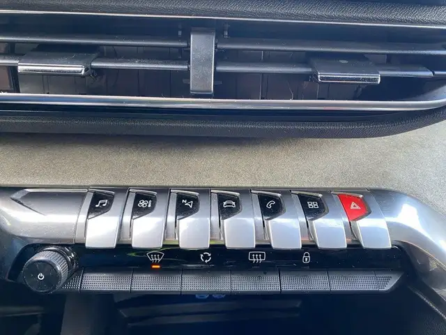 Peugeot 5008 view 10