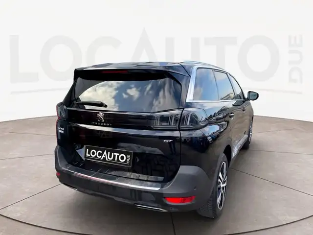 Peugeot 5008 view 4