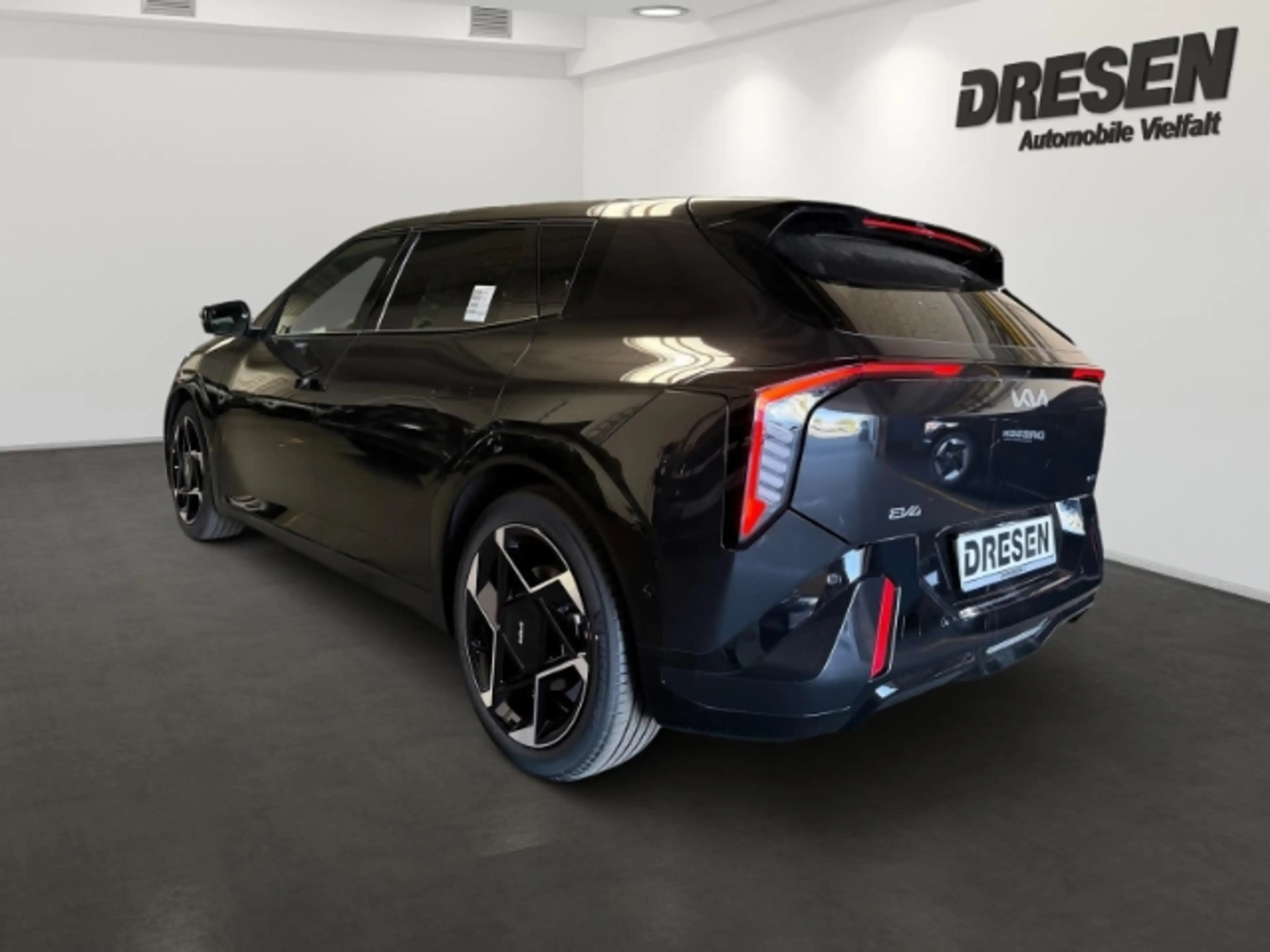 Kia EV4 GT-Line 81 FWD NAVI,CARPLAY,KAMERA,DAB,PDC — photo 4