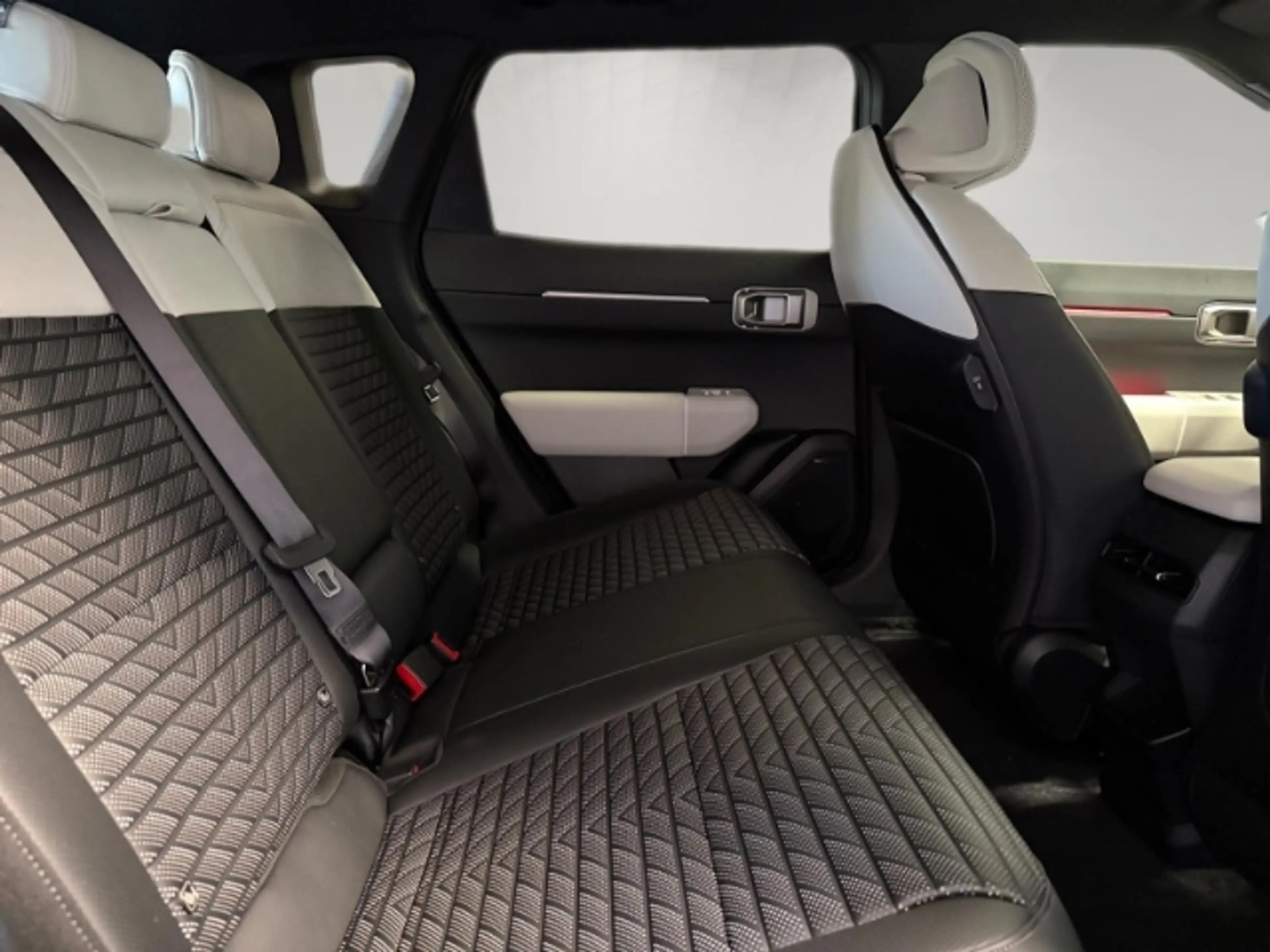 Kia EV4 GT-Line 81 FWD NAVI,CARPLAY,KAMERA,DAB,PDC — photo 13