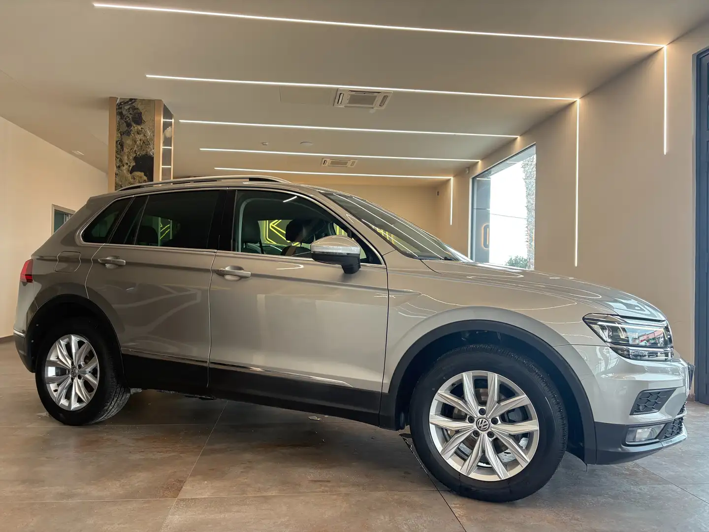 Volkswagen Tiguan 2.0 tdi Style 4motion 150cv dsg Grigio - 2