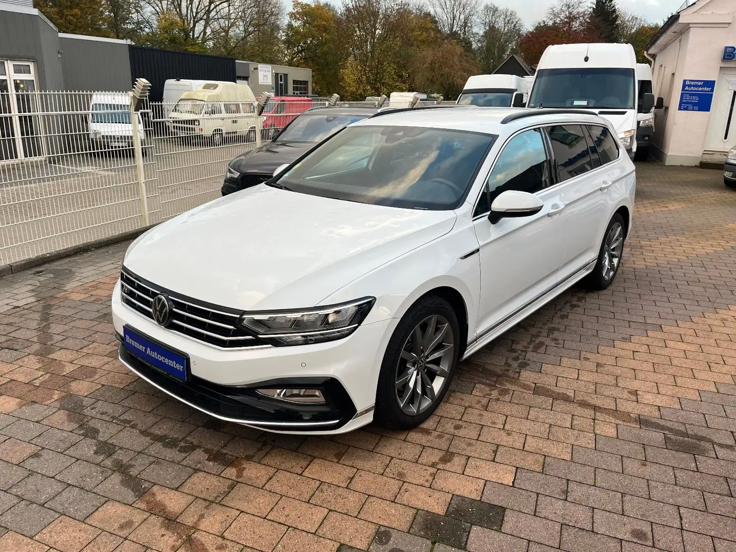 Volkswagen Passat Variant 2.0 TDI,Auto,R-Line,Navi,AHK,LED Blanco - 2
