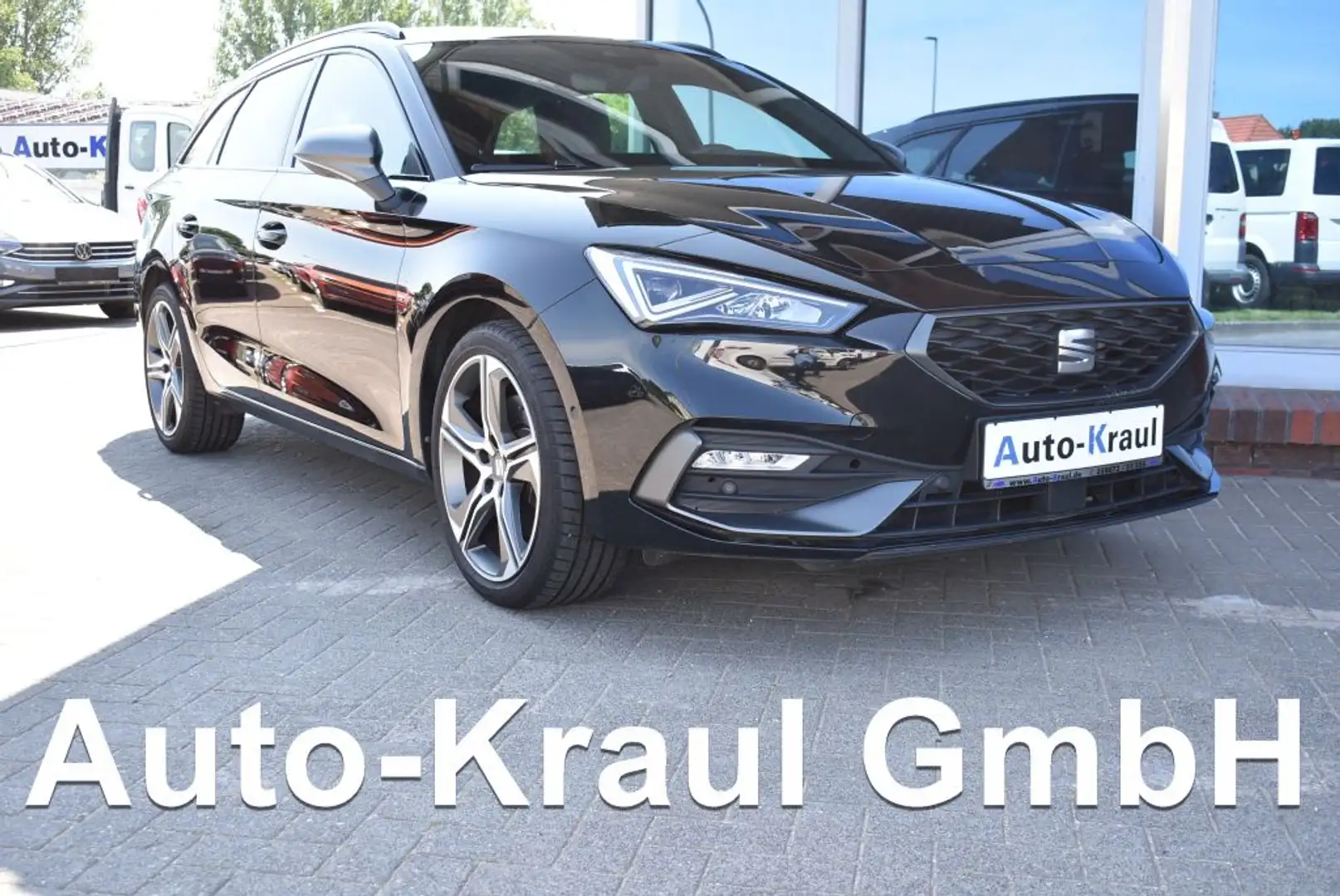 SEAT Leon Sportstourer 1.5 eTSI ACT FR Mild Hybrid DSG-Autom Schwarz - 1