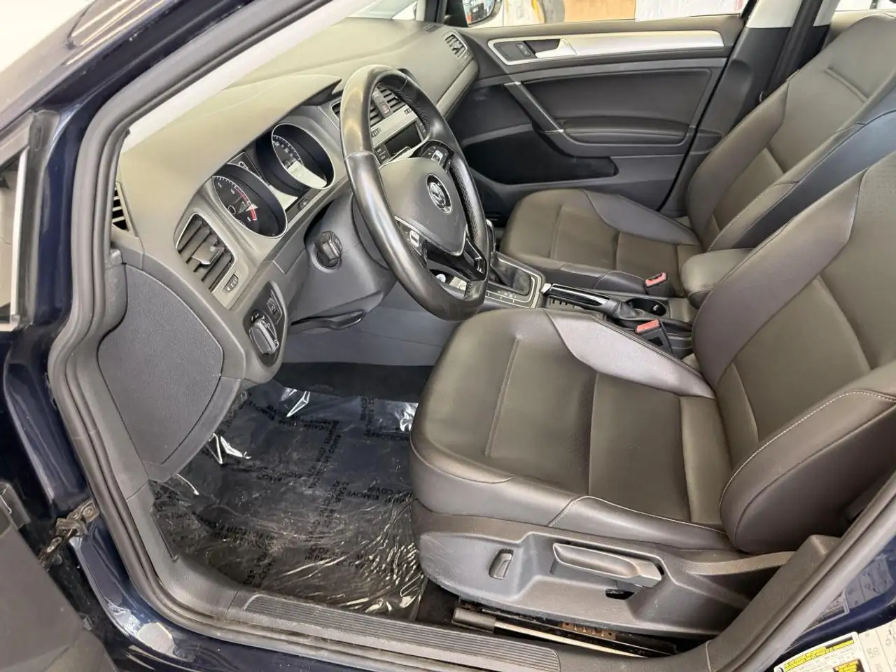 Volkswagen Golf снимка Volkswagen Golf