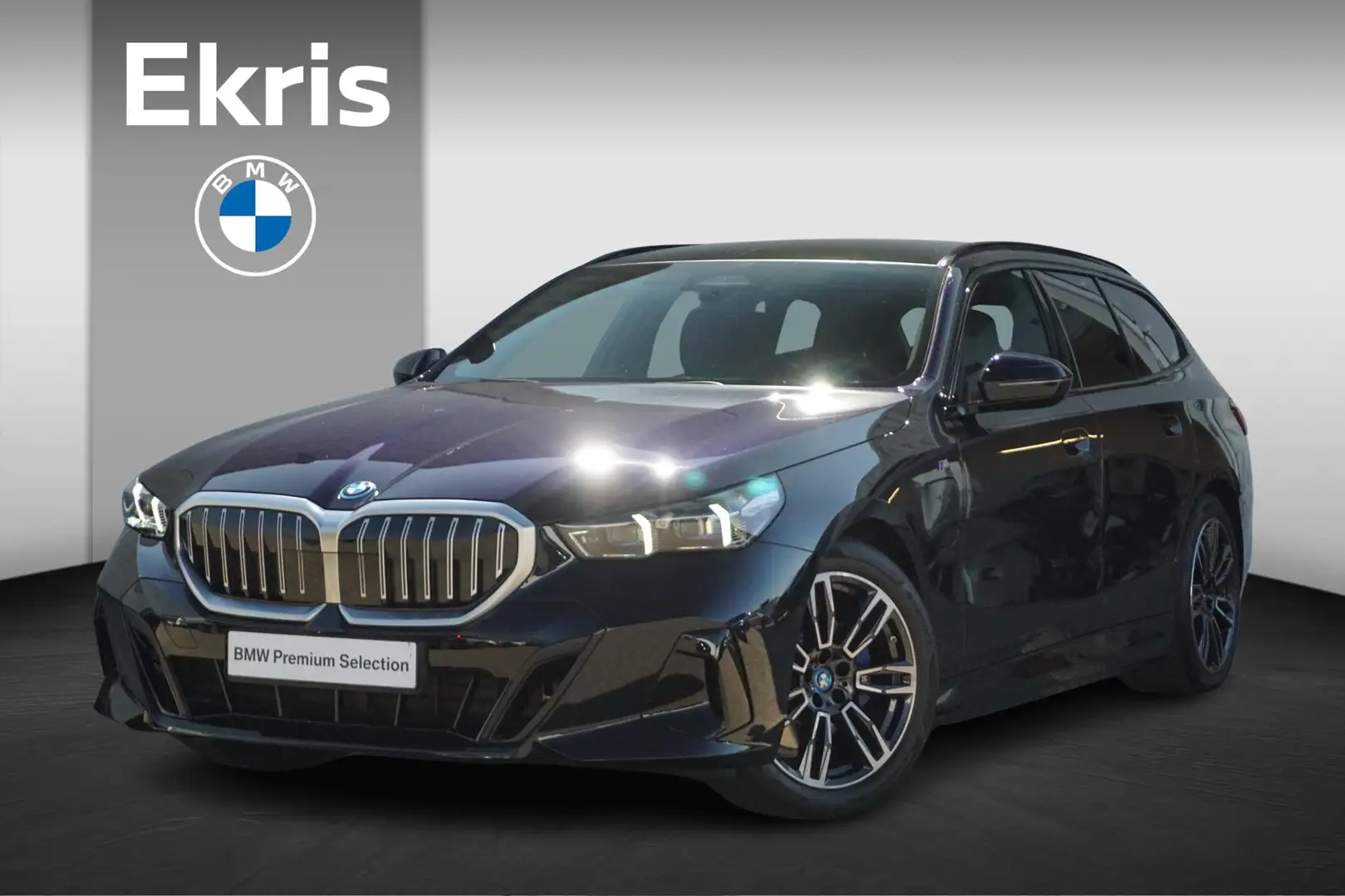 BMW 530 5 Serie Touring 530e M Sportpakket 19'' / Panorama Zwart - 1