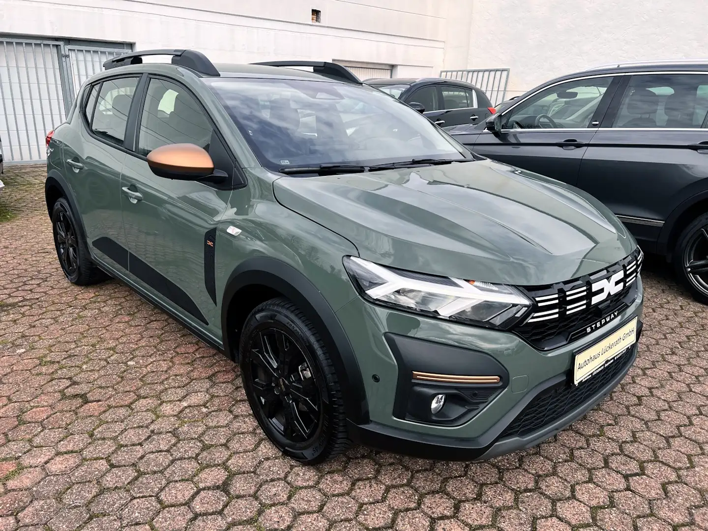 Dacia Sandero Sandero Stepway TCe 110 Extreme+ Grün - 1