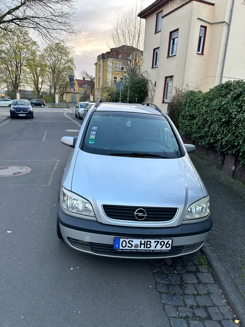 Opel Zafira 1.6 Grau - 1