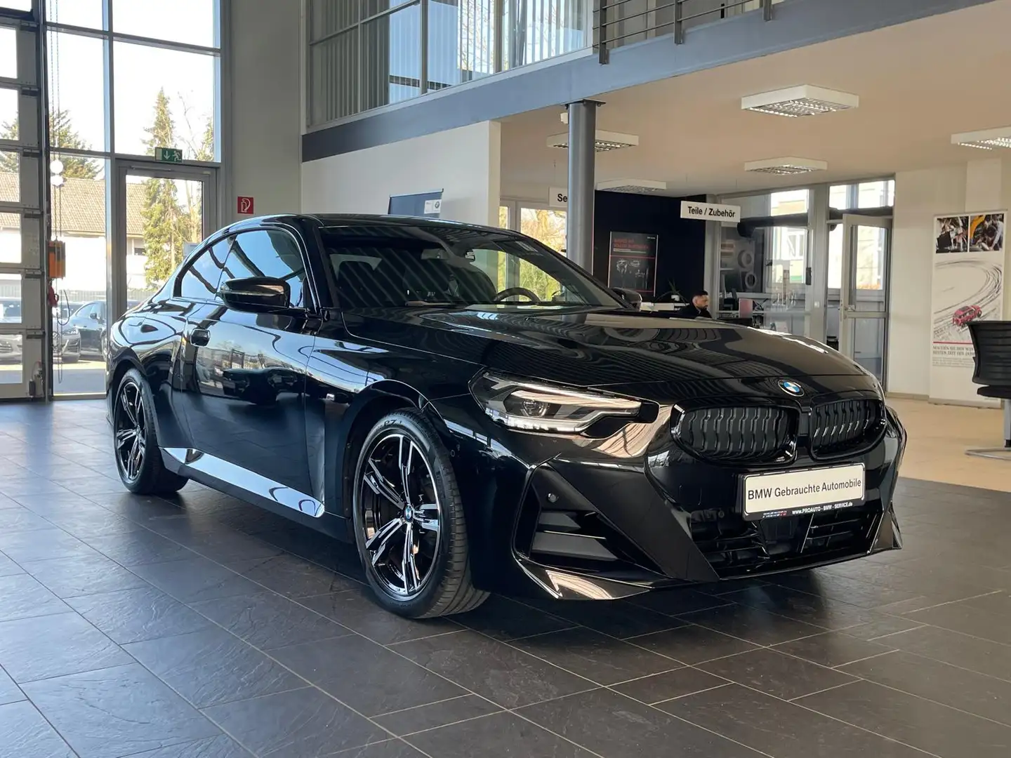 BMW 220 i M Sport LED/Shadow/RFK/LiveCoPlus/Ambi Černá - 2