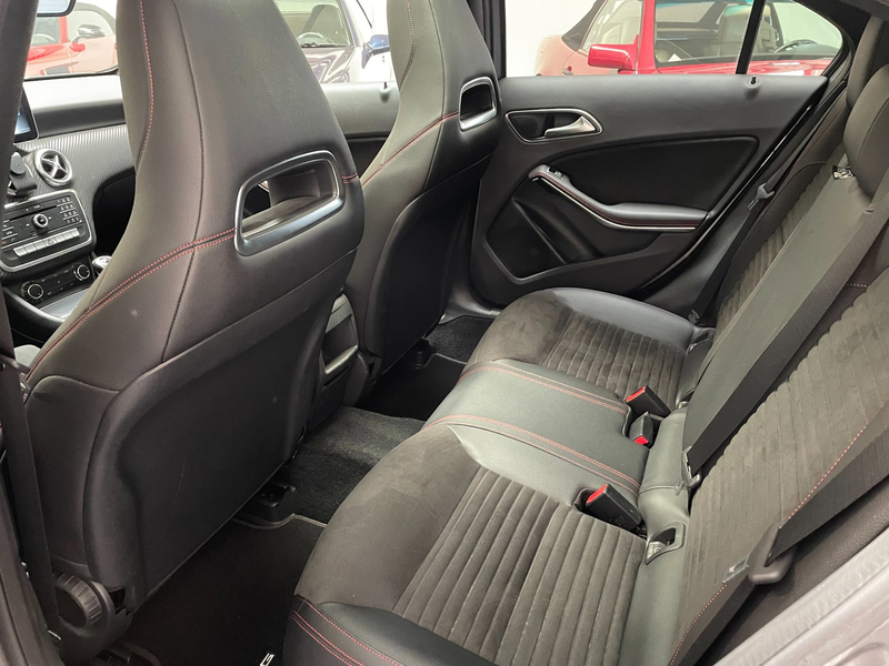 Mercedes-Benz A 180 Ambition — photo 12