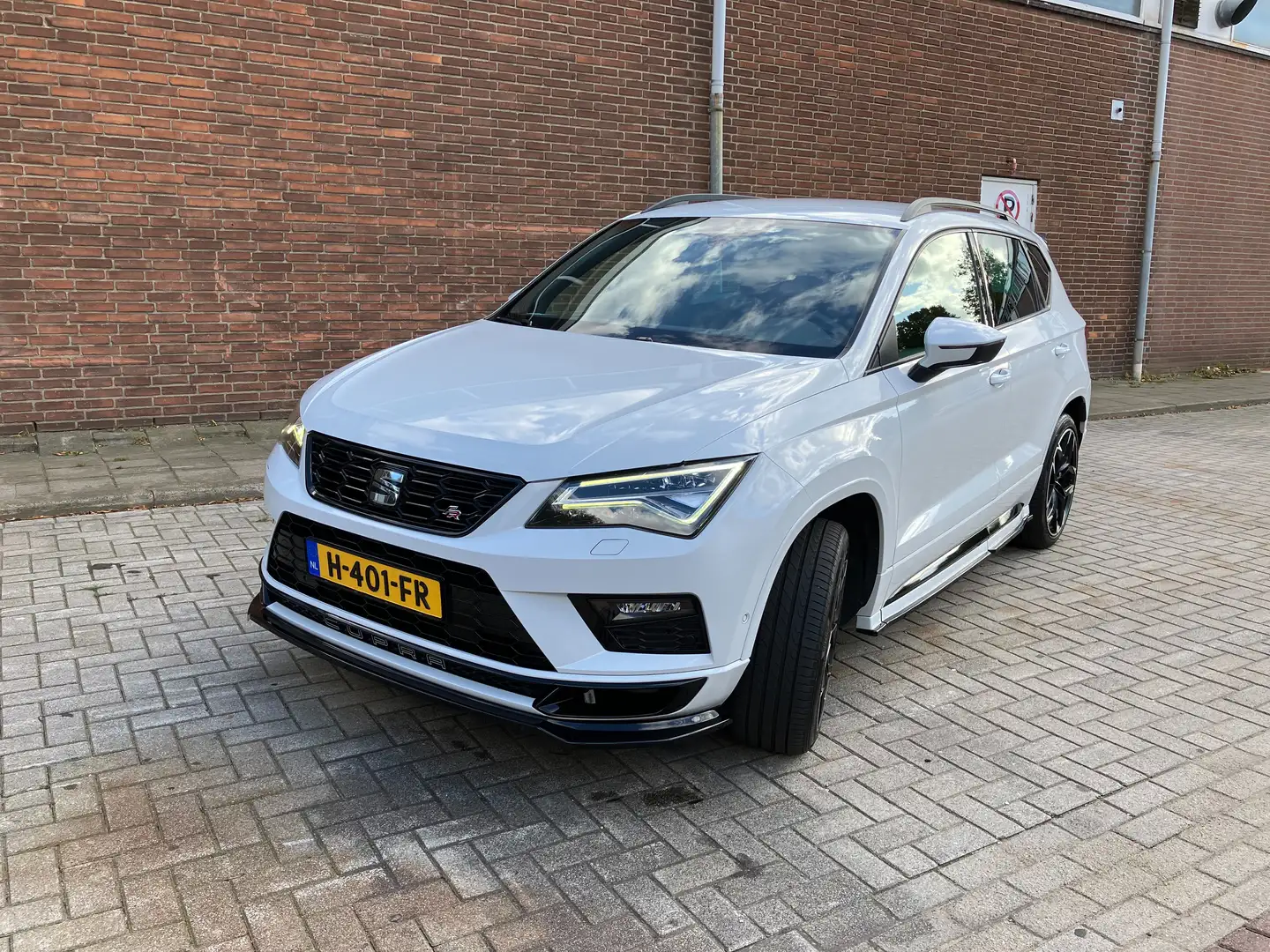 SEAT Ateca Ateca 1.5 TSI FR | Cupra Weiß - 2