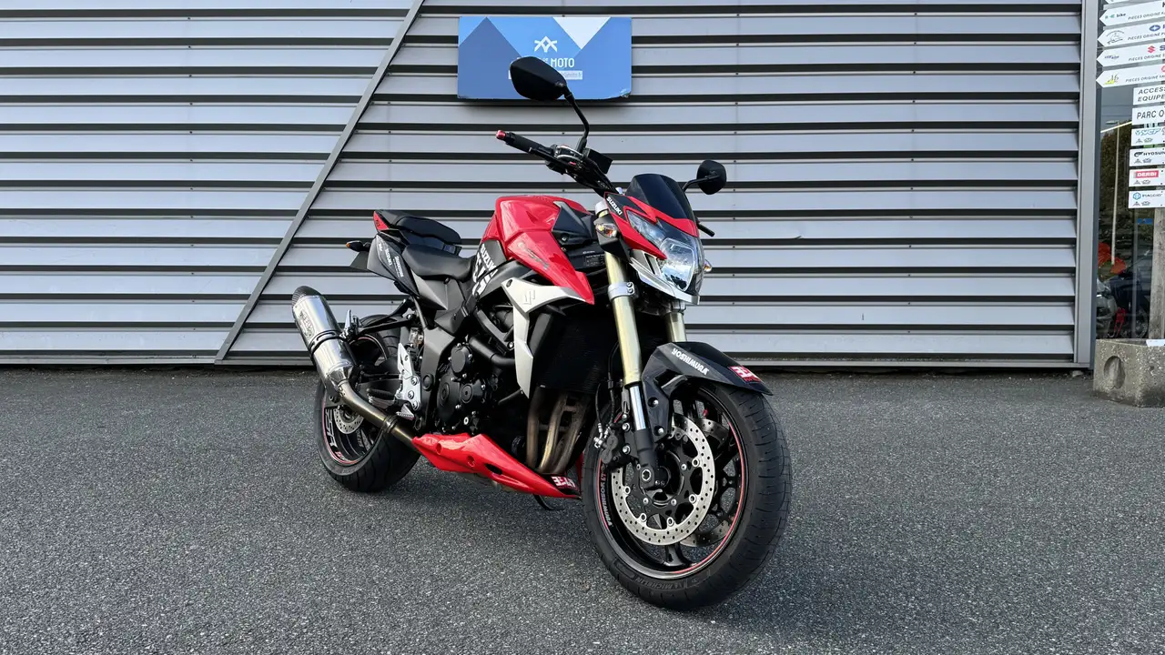 Suzuki GSR 750