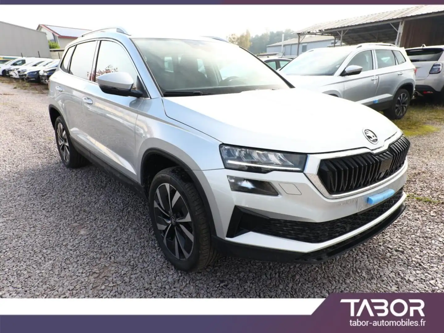 Skoda Karoq DSG Pano attelage GPS SideA Cuir Argent - 2