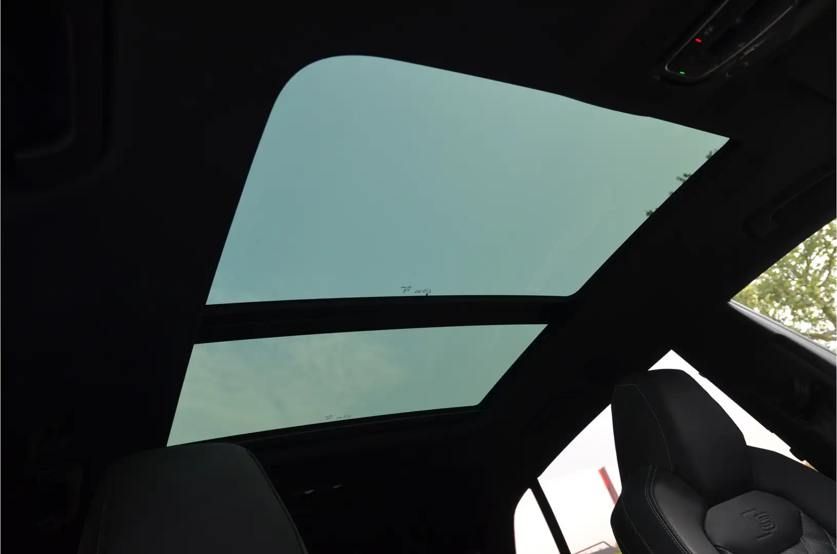 Audi Q8 55 TFSI e quattro Pro Line S Pano, HUD, Winterset, Blauw - 2