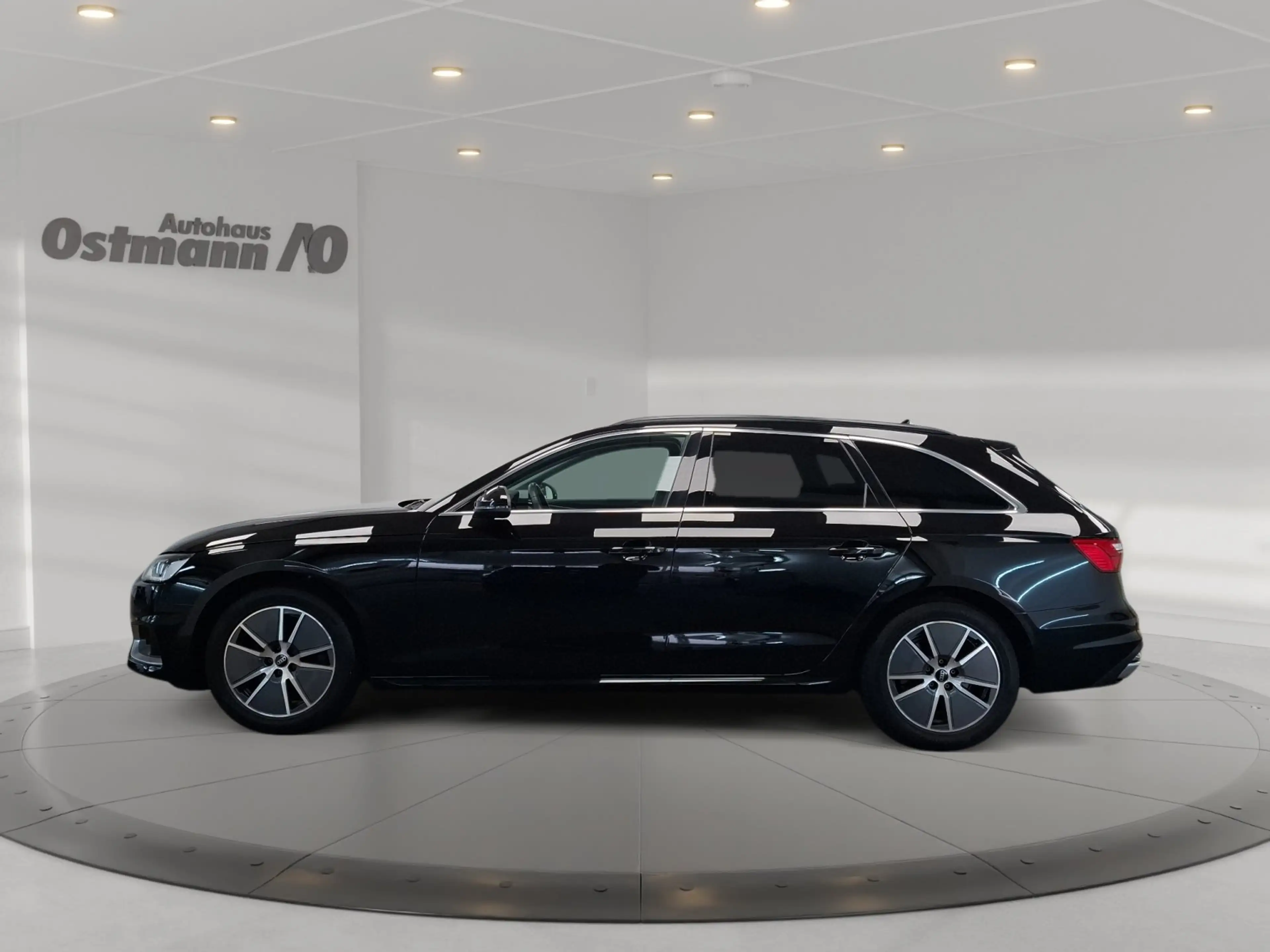 Audi A4 Avant 35 TDI AHK Pano ACC CarPlay RFK — photo 2