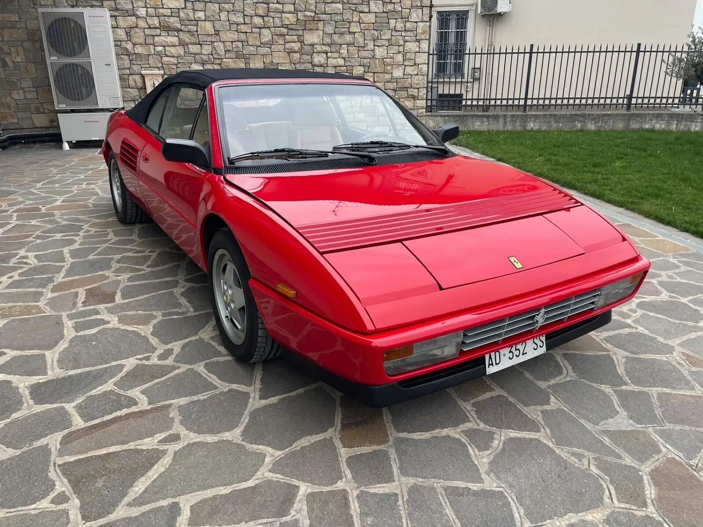 Ferrari Mondial Ferrari Mondial 3.4 T Cabrio Rot - 1