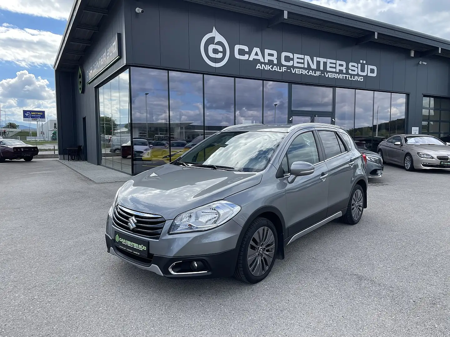 Suzuki SX4 S-Cross 1,6 CVT shine Grau - 1