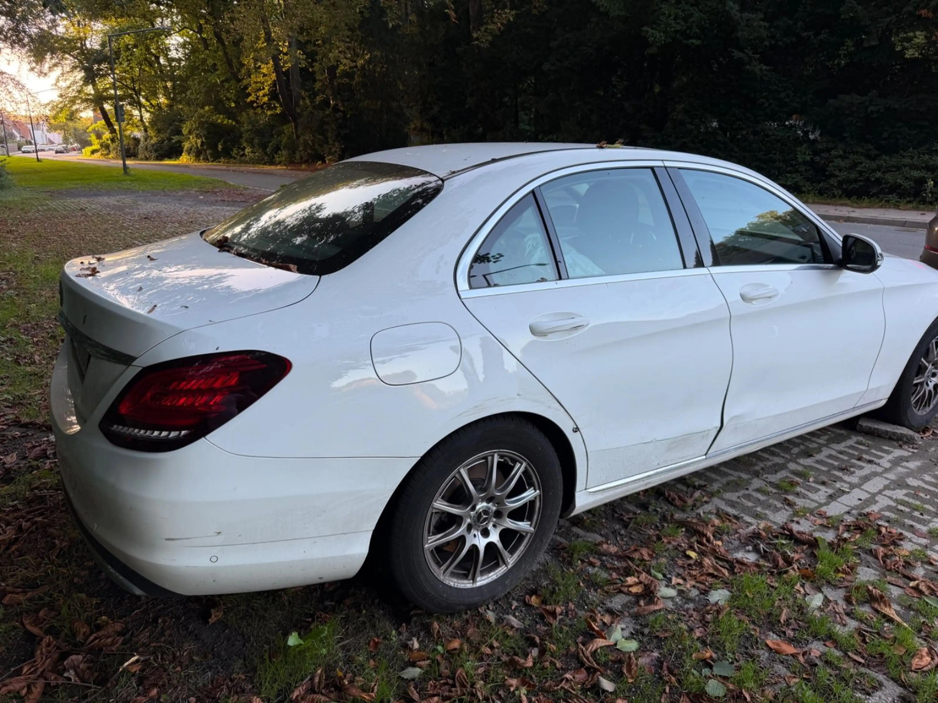 Mercedes-Benz C 180 CGI LIMO*FACELIFT*NAVI*AVANTGARDE* — photo 3