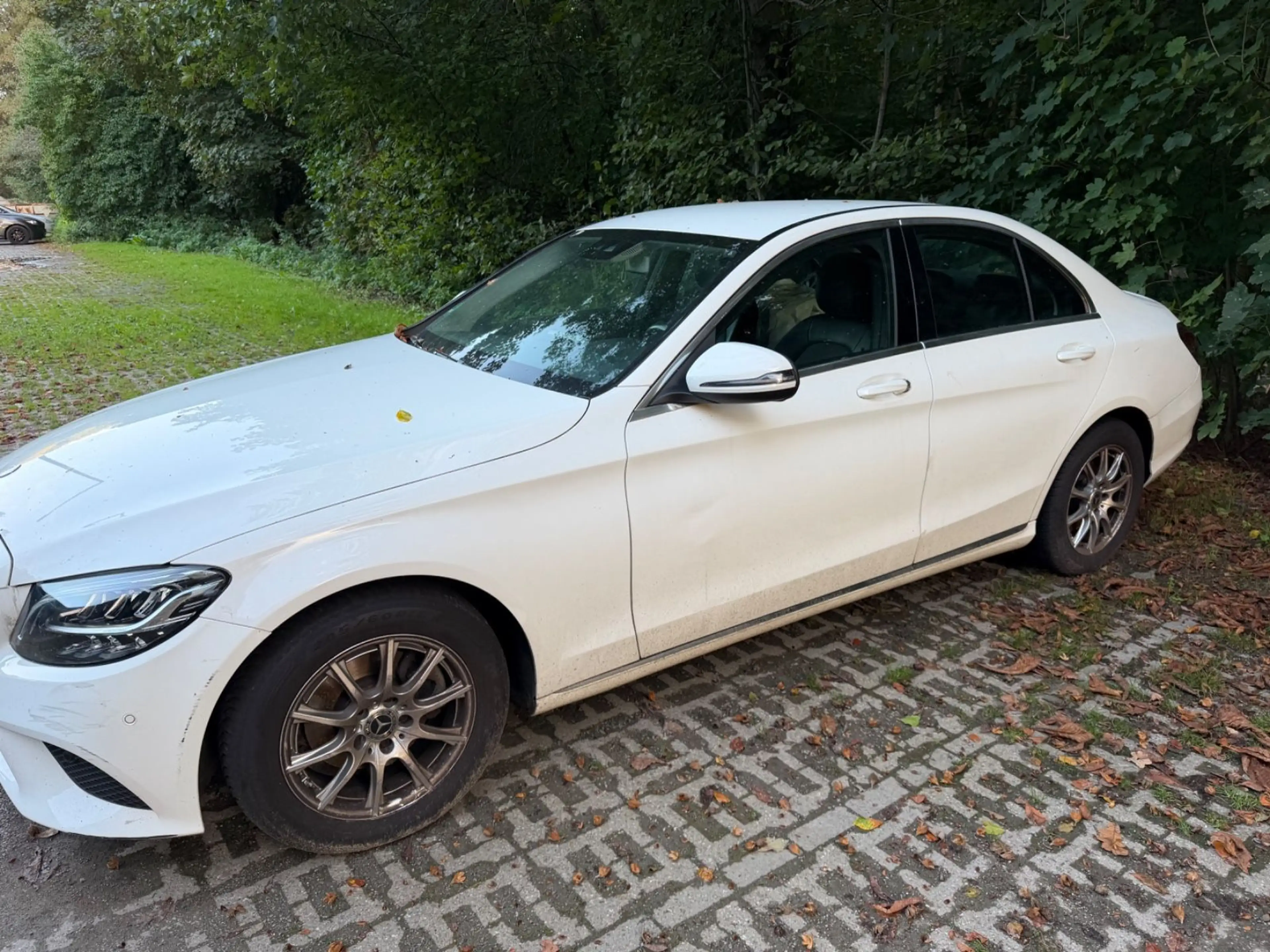 Mercedes-Benz C 180 CGI LIMO*FACELIFT*NAVI*AVANTGARDE*