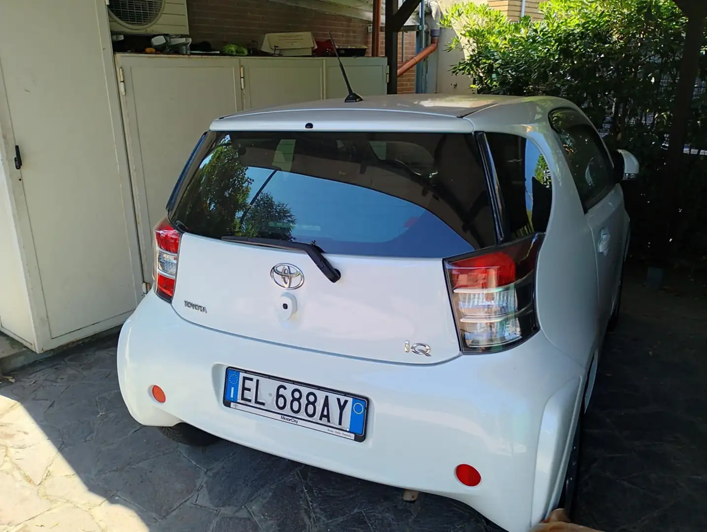 Toyota iQ iQ 1.0 Tobasco cvt Bianco - 2