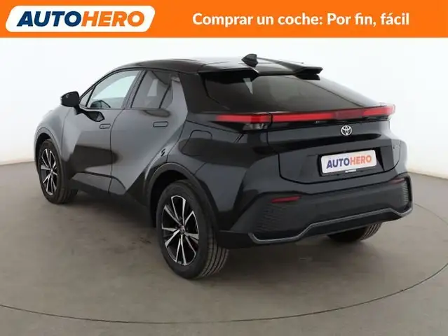 Toyota C-HR view 4