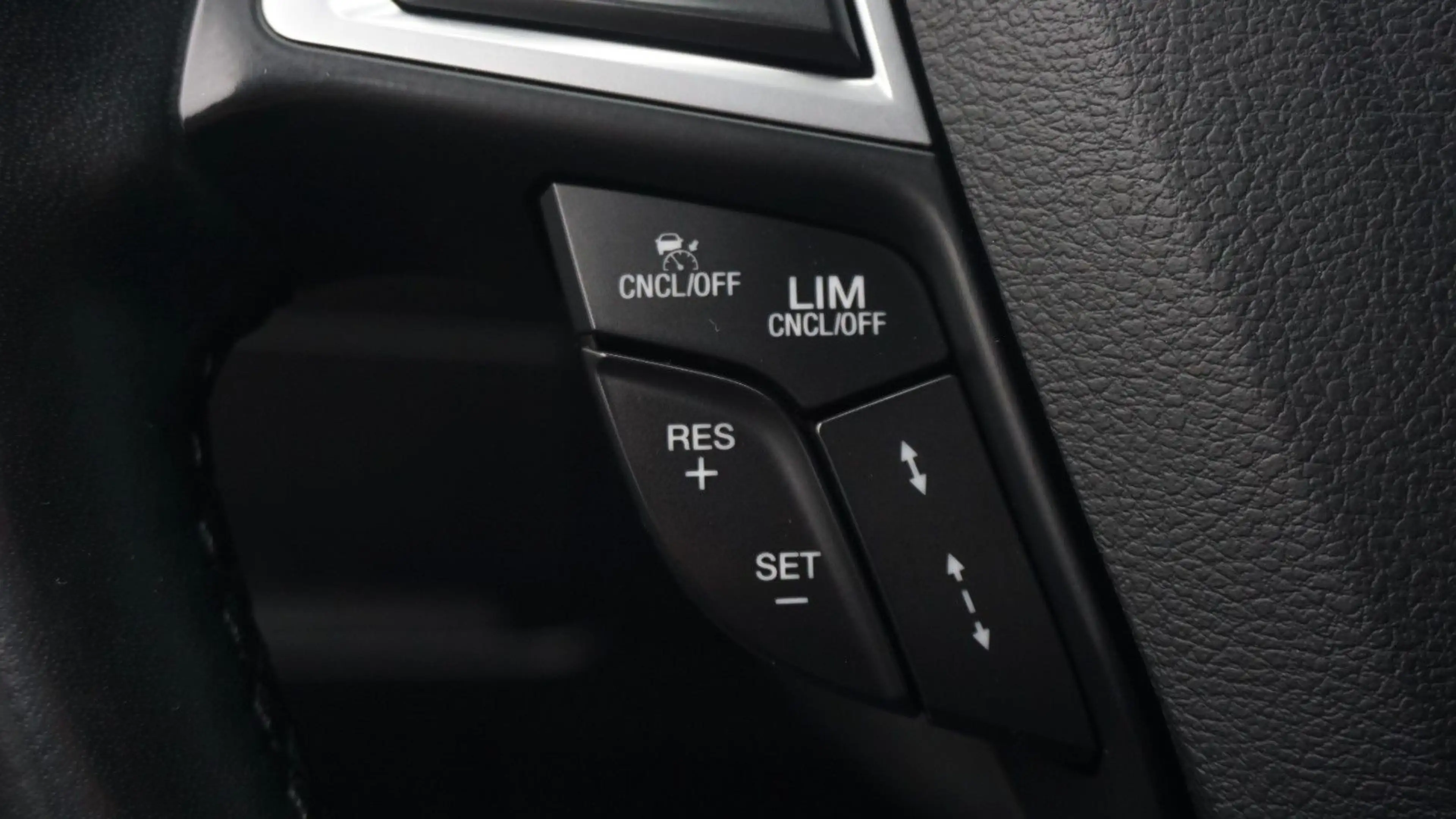 Ford S-Max Titanium*LED*7-SITZER*ACC*360°*KEYLESS*1-H — photo 20
