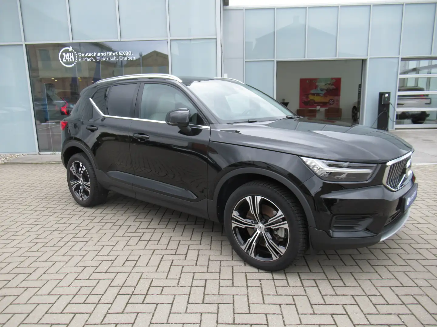 Volvo XC40 Recharge T4 Inscription Expression Automatik Zwart - 1