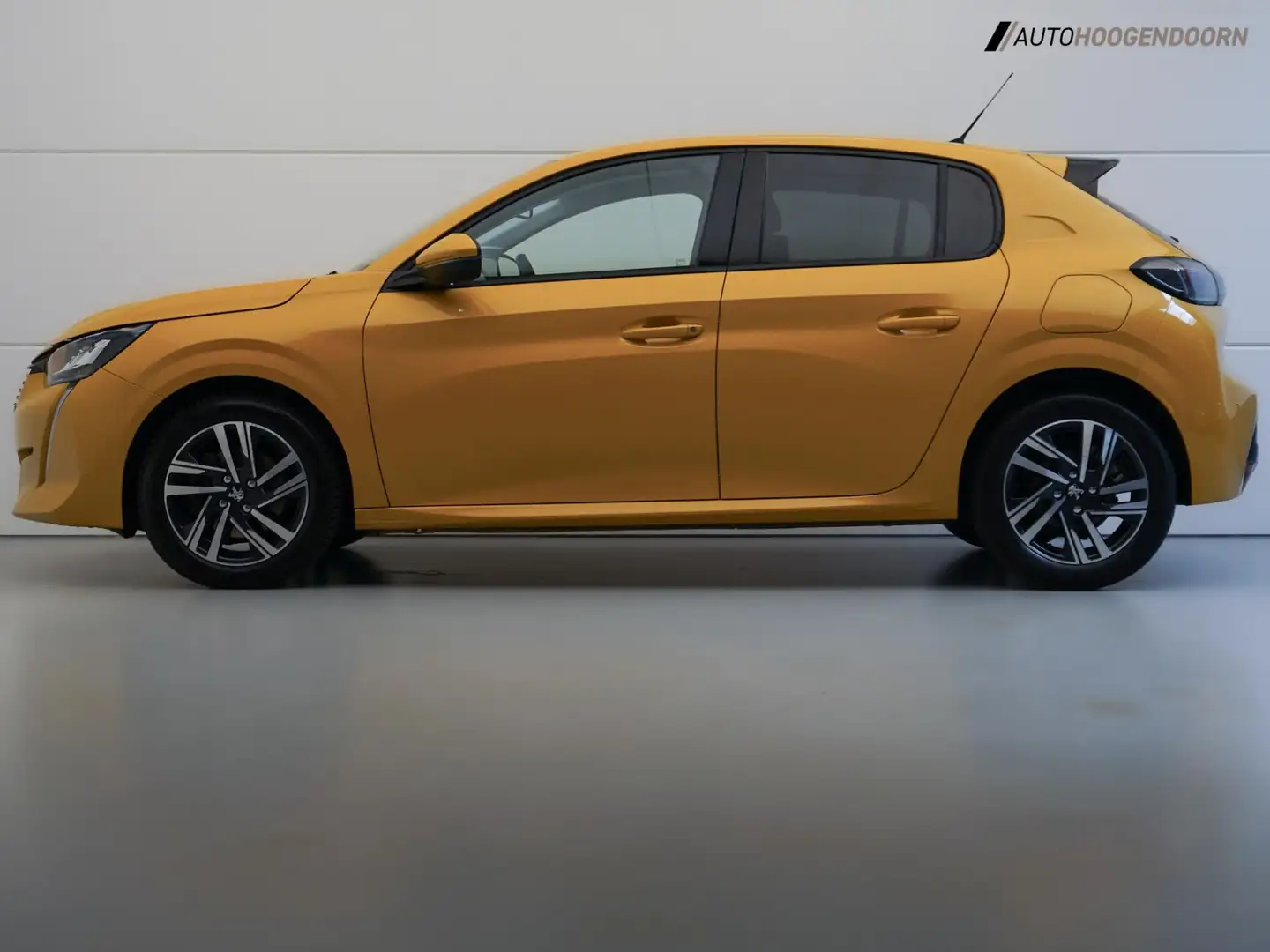 Peugeot 208 1.2 PureTech Allure (APPLE CARPLAY,LED,GROOT NAVI, Geel - 2