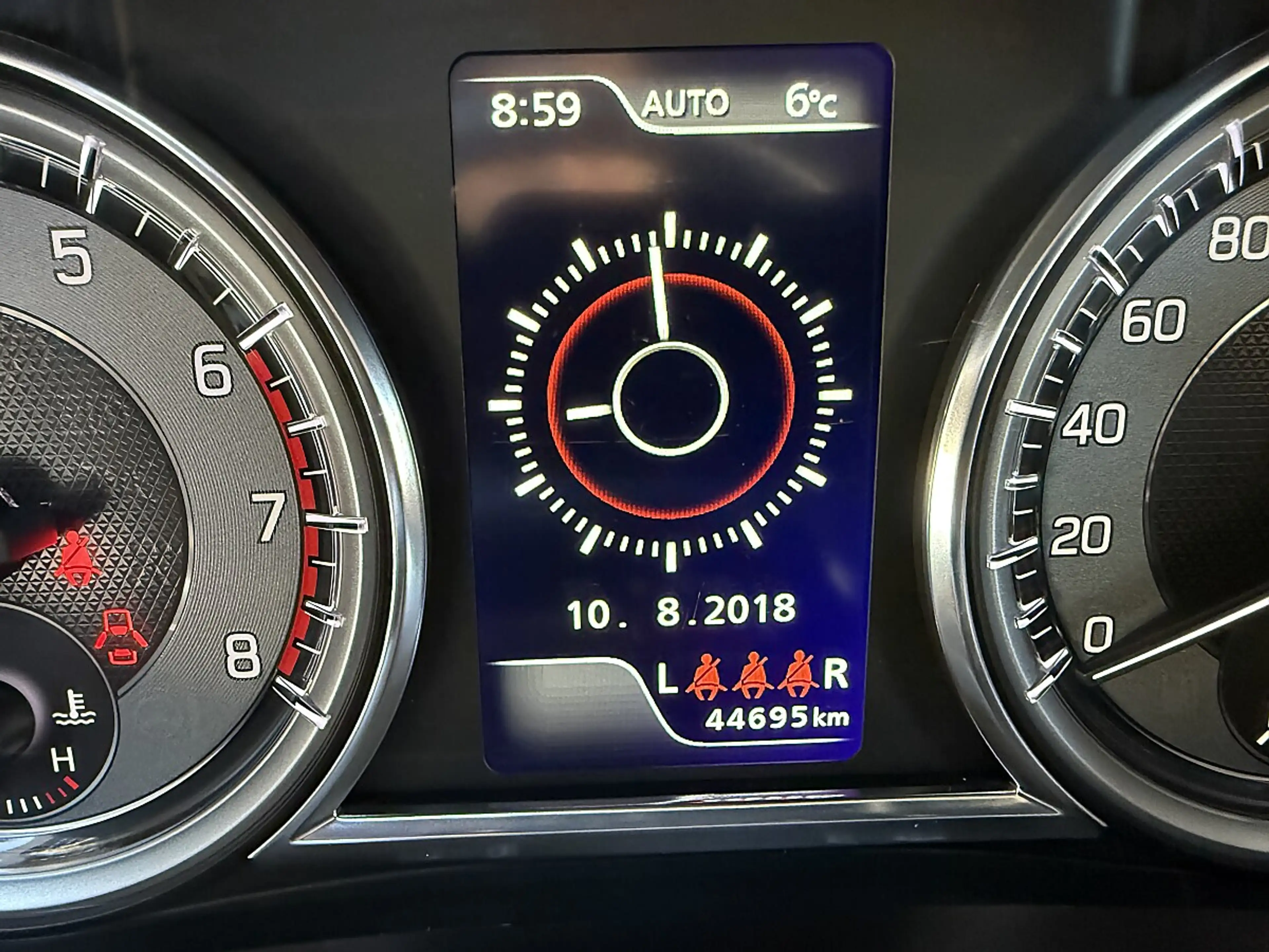 Suzuki Vitara 1,4 DITC ALLGRIP flash — photo 15