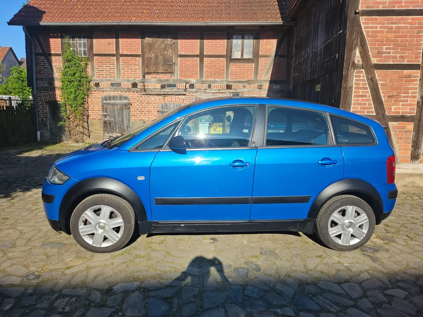 Audi A2 TDI 90PS Colour Storm AHK Climatronik Tempomat Blau - 2