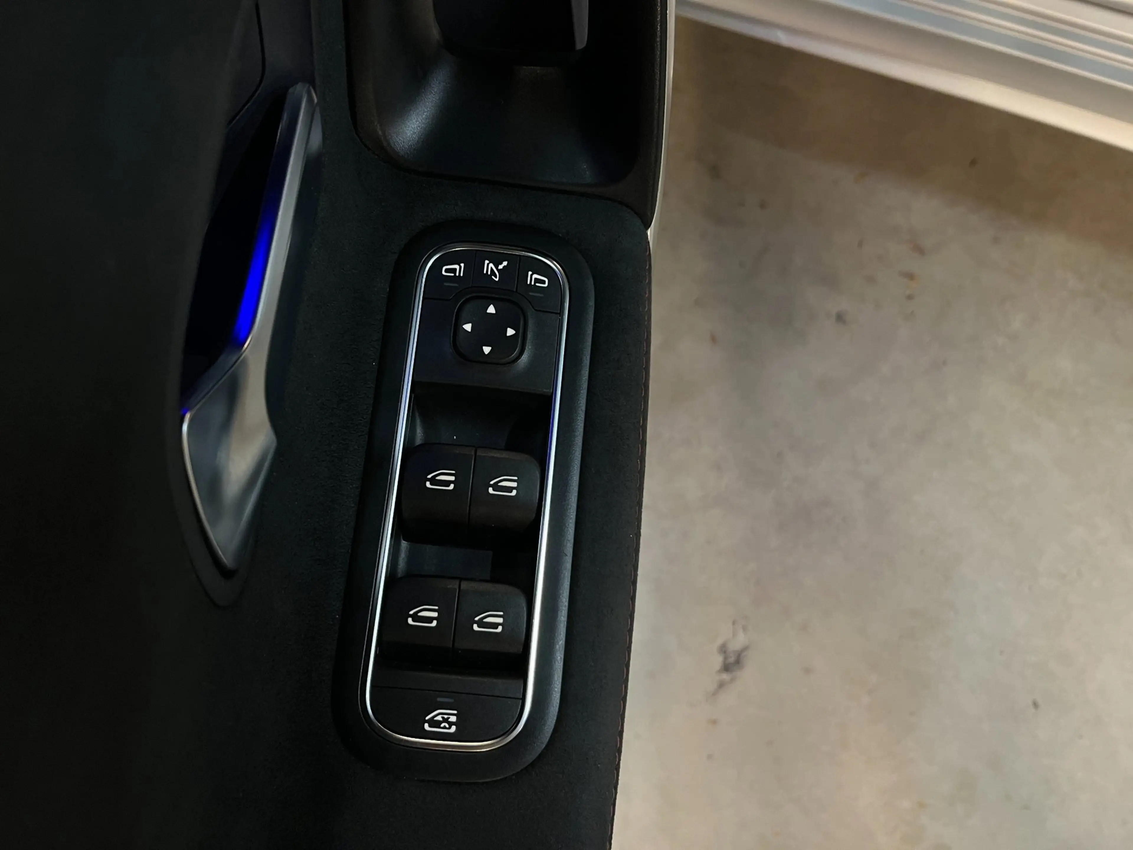 Mercedes-Benz A 200 Launch Edition AMG Line #Pano/Sfeerverlichting/Car — photo 13