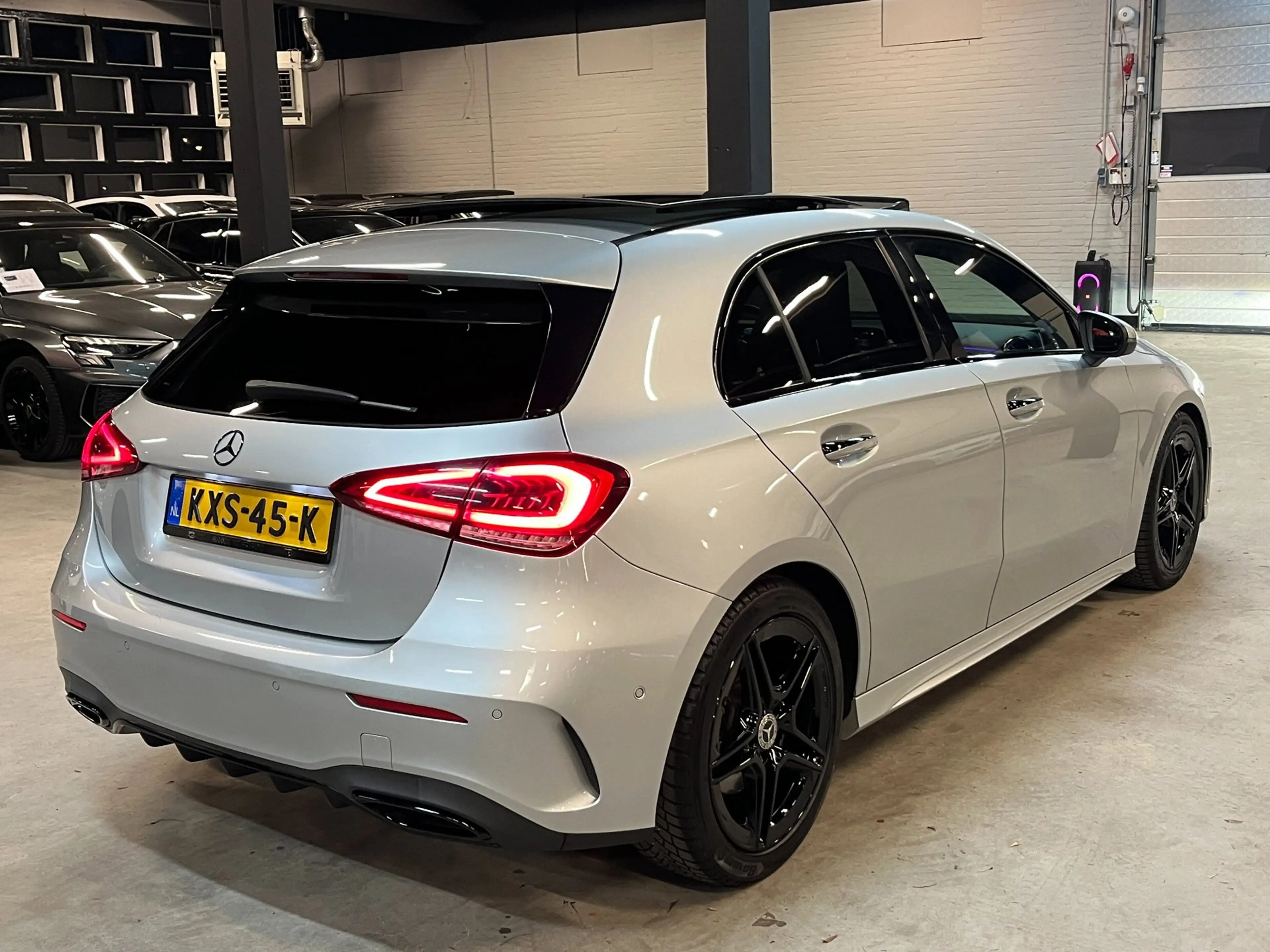 Mercedes-Benz A 200 Launch Edition AMG Line #Pano/Sfeerverlichting/Car — photo 5