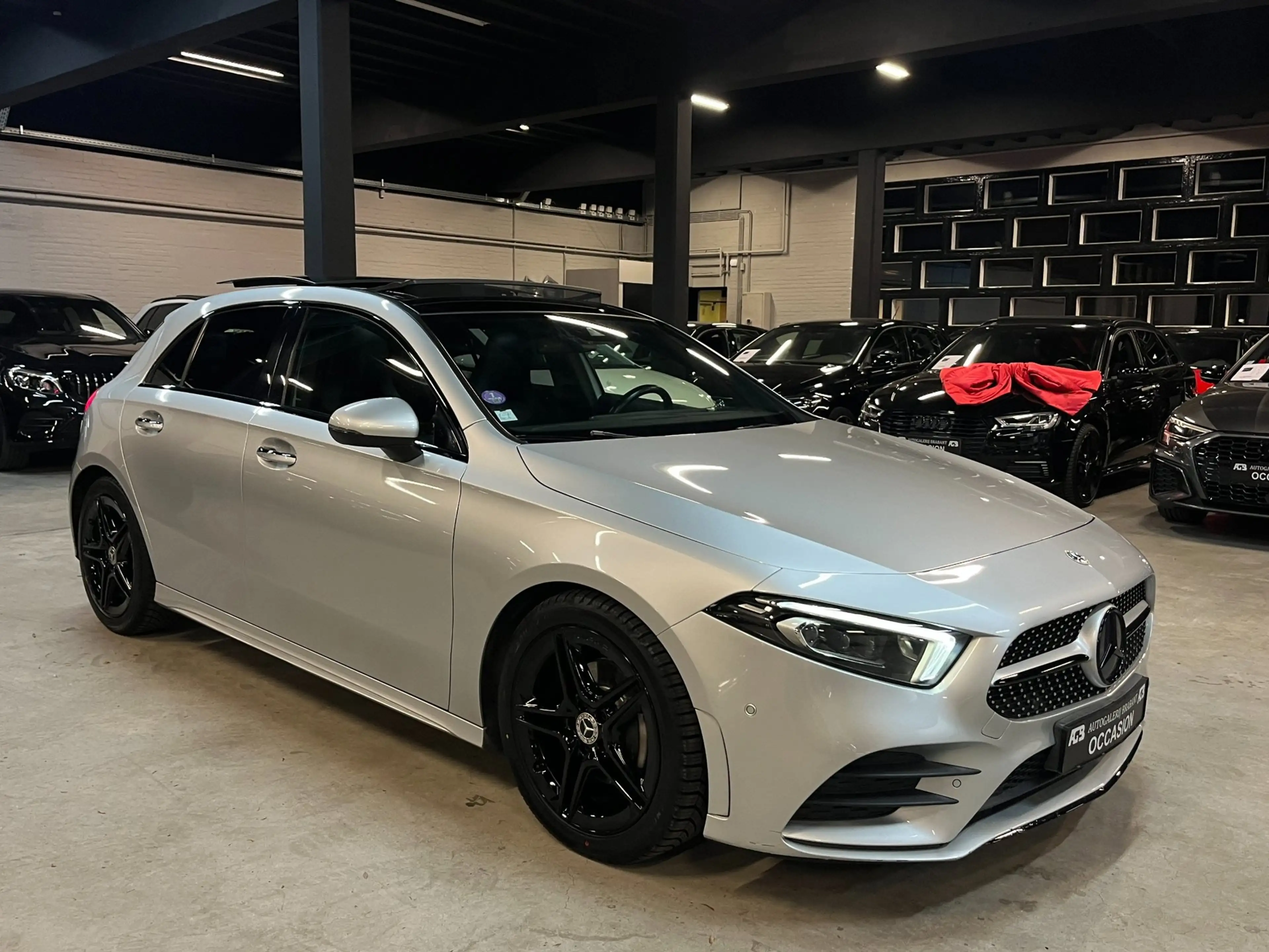Mercedes-Benz A 200 Launch Edition AMG Line #Pano/Sfeerverlichting/Car — photo 7