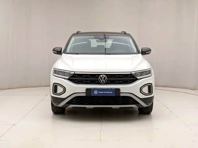 Volkswagen T-Roc view 2